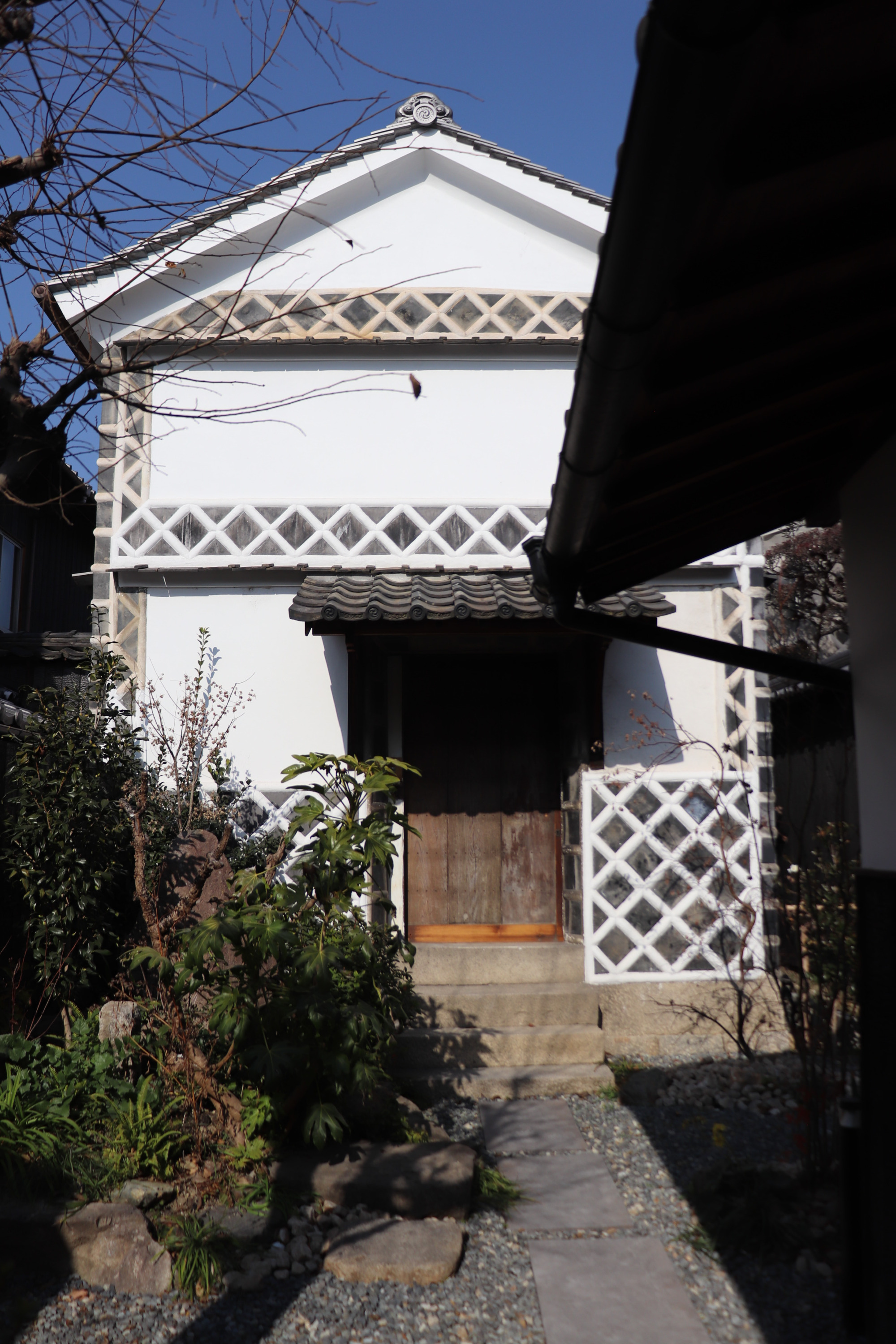 蔵に泊まれる倉敷美観地区の一棟貸し宿「泊葉‐HAKUHA-」